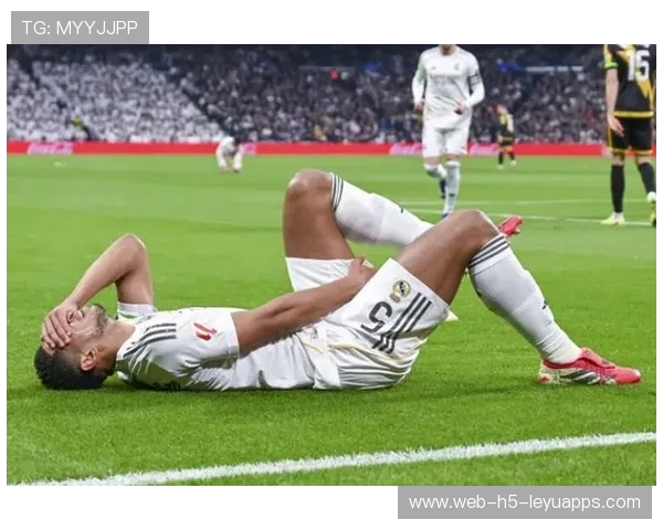 贝林厄姆中场断球后斜塞姆巴佩单刀